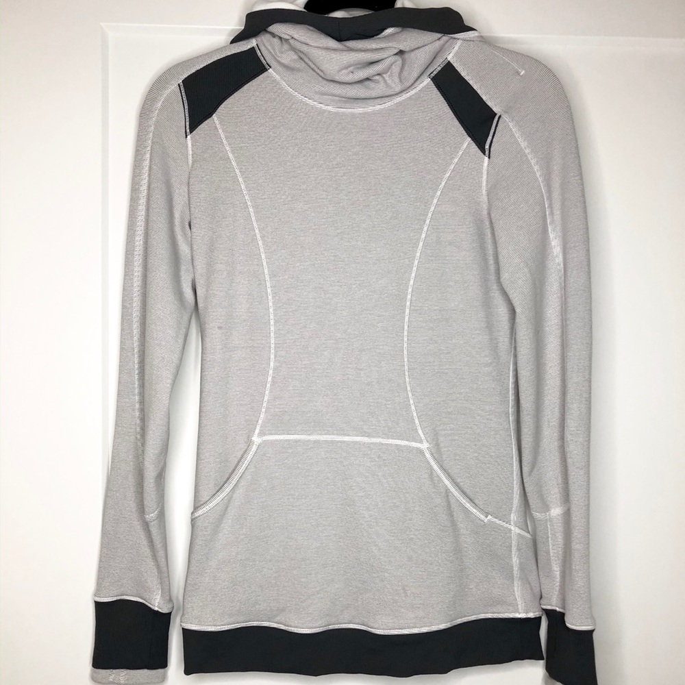 Lululemon high neck pullover. Size 6